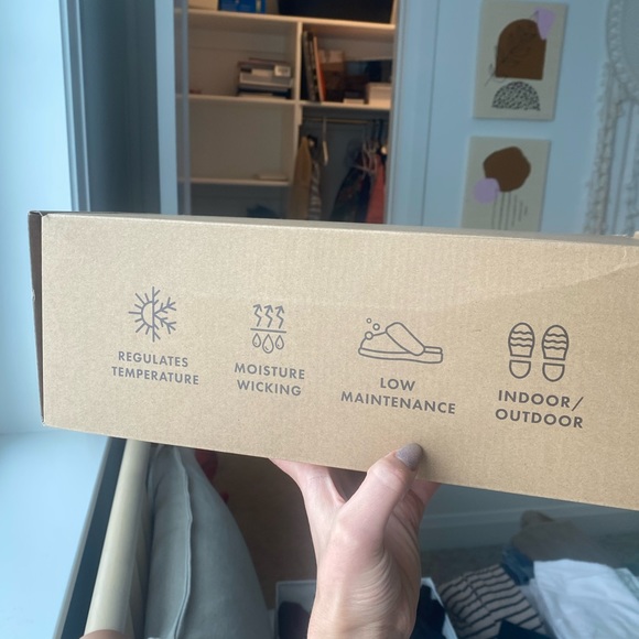 DEARFOAMS Fireside Grey Covered-toe Slippers - Picture 10 of 10